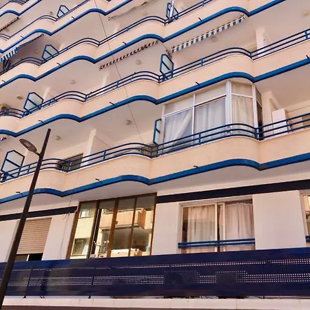 Apartamento 3- Bedroom In The Centre Of With Living Room, 1 Bathroom.