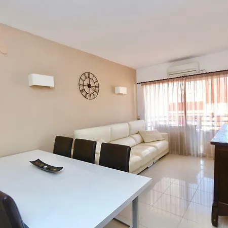 3- Bedroom In The Centre Of With Living Room, 1 Bathroom. Calpe