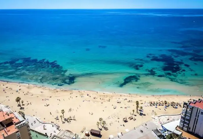 3- Bedroom In The Centre Of With Living Room, 1 Bathroom. Calp