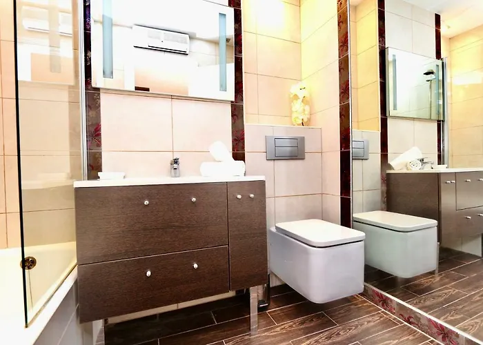 3- Bedroom In The Centre Of With Living Room, 1 Bathroom. Calp